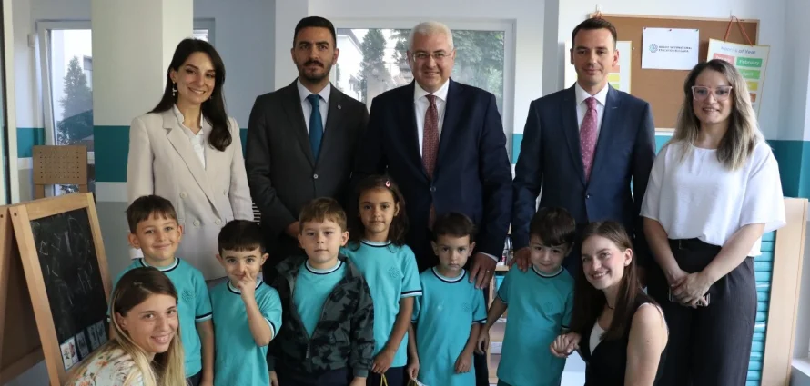 T.C. Sofya Büyükelçisi Sn. Mehmet Sait Uyanık Maarif Anaokulunu Ziyaret Etti